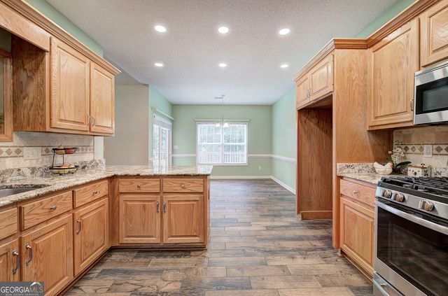 20 Spring Lake Trail NE, White, GA 30184