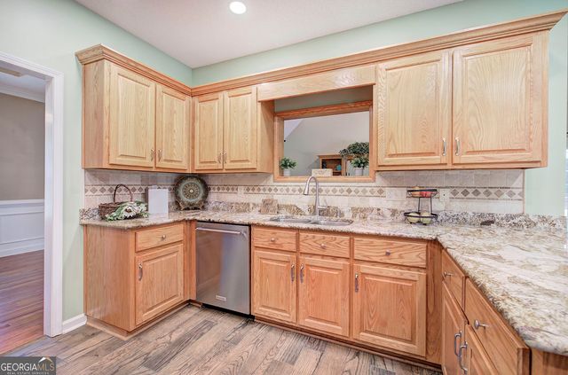20 Spring Lake Trail NE, White, GA 30184
