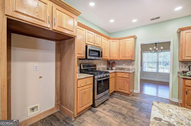 20 Spring Lake Trail NE, White, GA 30184