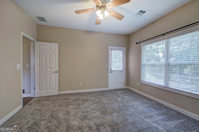 20 Spring Lake Trail NE, White, GA 30184