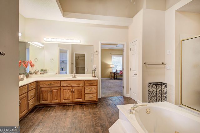 20 Spring Lake Trail NE, White, GA 30184