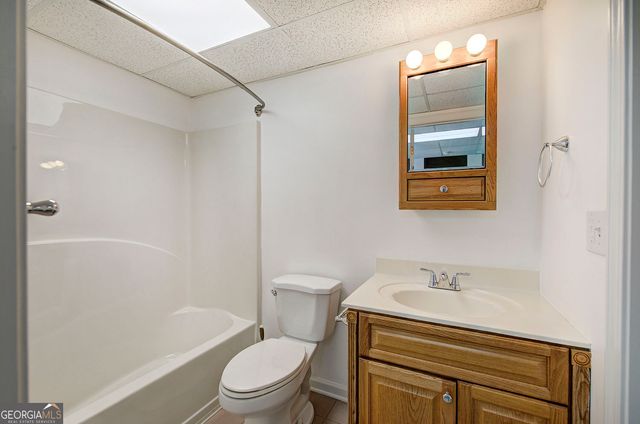 20 Spring Lake Trail NE, White, GA 30184