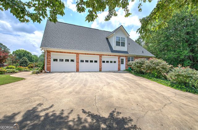 20 Spring Lake Trail NE, White, GA 30184