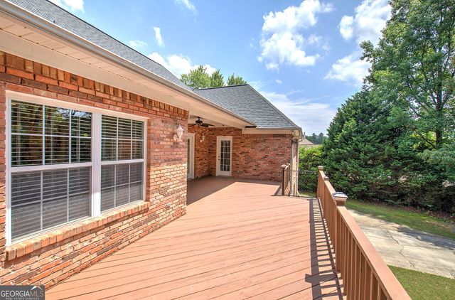 20 Spring Lake Trail NE, White, GA 30184