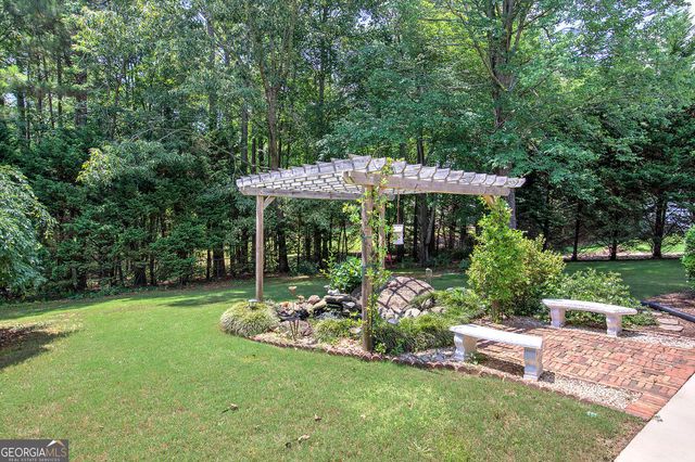 20 Spring Lake Trail NE, White, GA 30184
