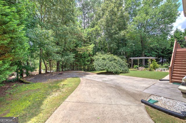 20 Spring Lake Trail NE, White, GA 30184