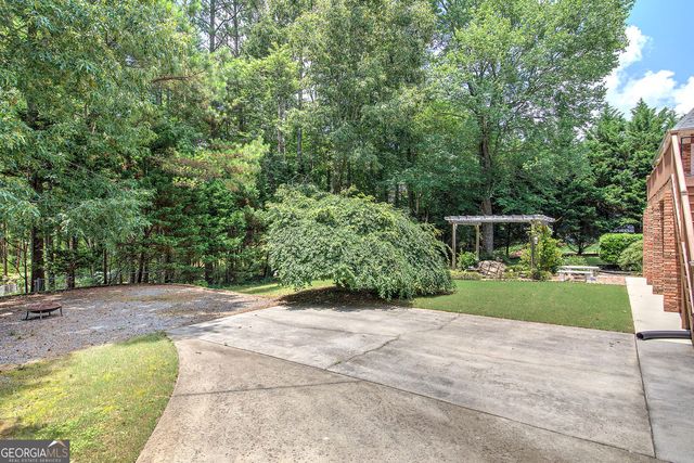 20 Spring Lake Trail NE, White, GA 30184