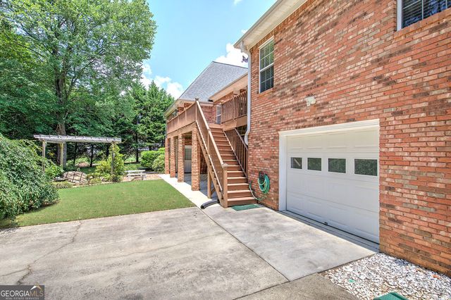 20 Spring Lake Trail NE, White, GA 30184