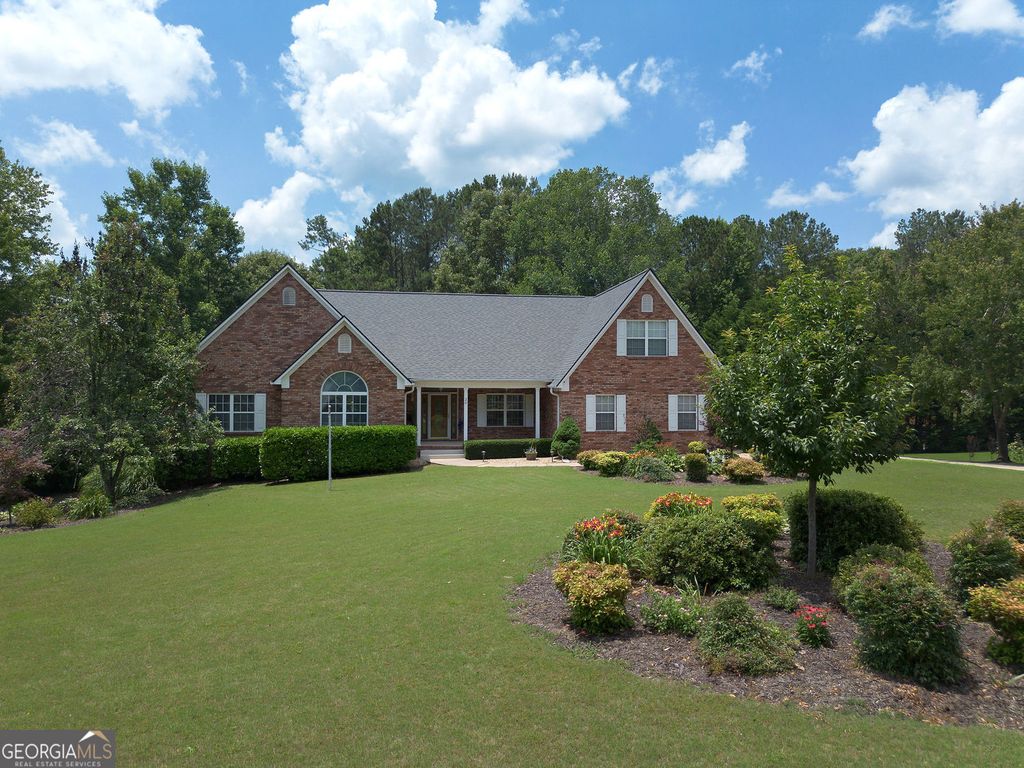 20 Spring Lake Trail NE, White, GA 30184