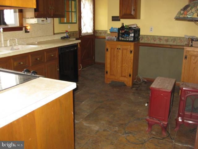 1025 SCOTT AVE, Upper Chichester, PA 19061