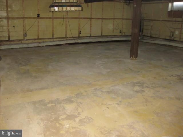 1025 SCOTT AVE, Upper Chichester, PA 19061