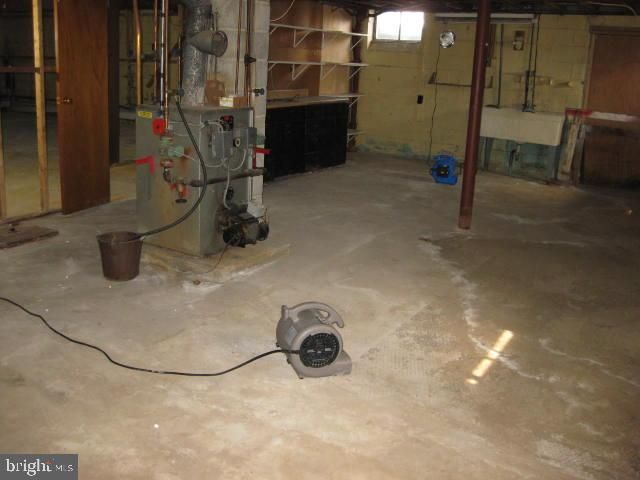 1025 SCOTT AVE, Upper Chichester, PA 19061