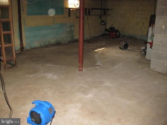 1025 SCOTT AVE, Upper Chichester, PA 19061