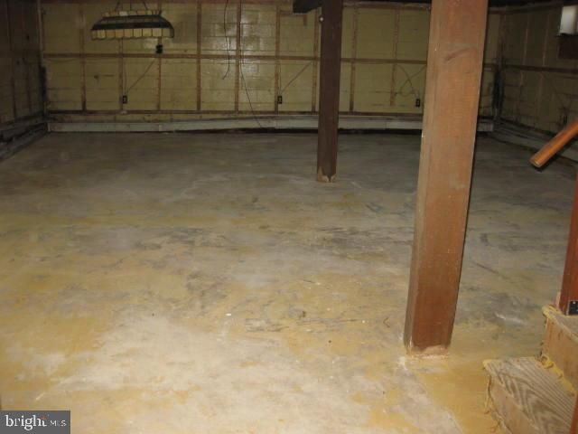 1025 SCOTT AVE, Upper Chichester, PA 19061