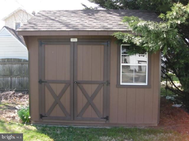 1025 SCOTT AVE, Upper Chichester, PA 19061