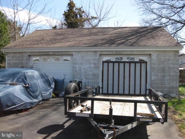 1025 SCOTT AVE, Upper Chichester, PA 19061