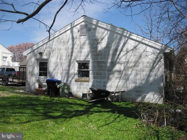 1025 SCOTT AVE, Upper Chichester, PA 19061