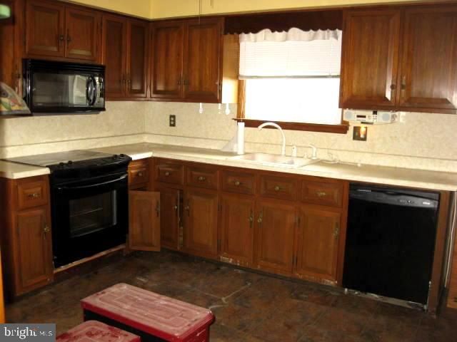 1025 SCOTT AVE, Upper Chichester, PA 19061