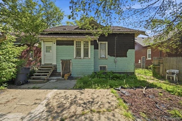 13335 Strathmoor Street, Detroit, MI 48227