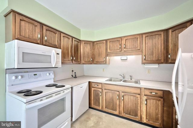 1970 HAMPTON RD, York, PA 17408