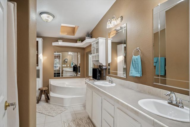 10165 Northlake Circle, Kemp, TX 75143