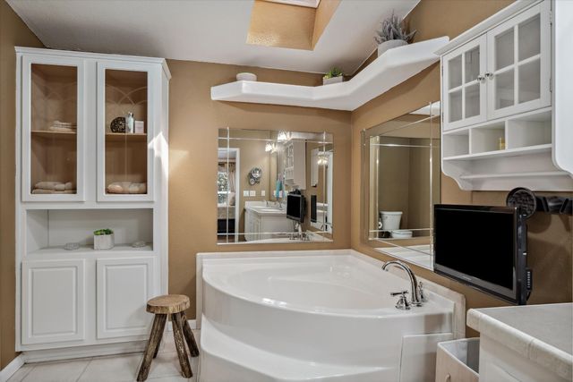 10165 Northlake Circle, Kemp, TX 75143
