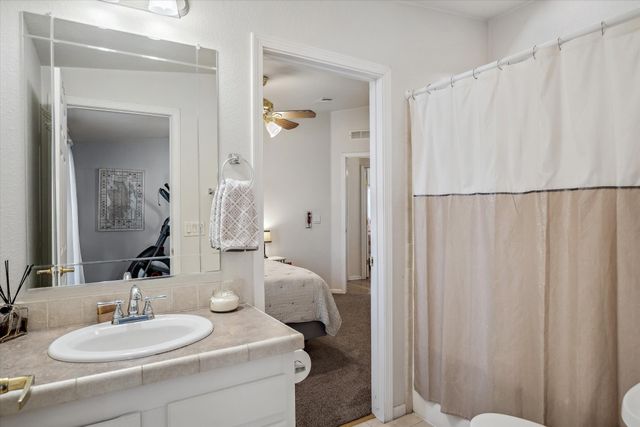 10165 Northlake Circle, Kemp, TX 75143