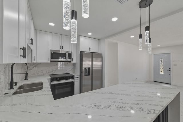 1413 MAY STREET, Lutz, FL 33548