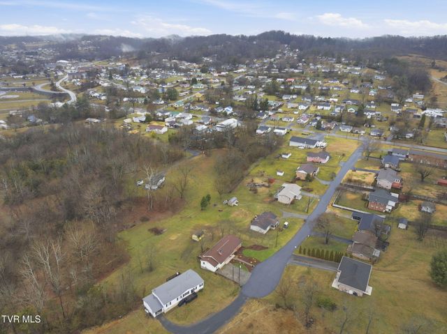 121 Chateaugay Road, Kingsport, TN 37660