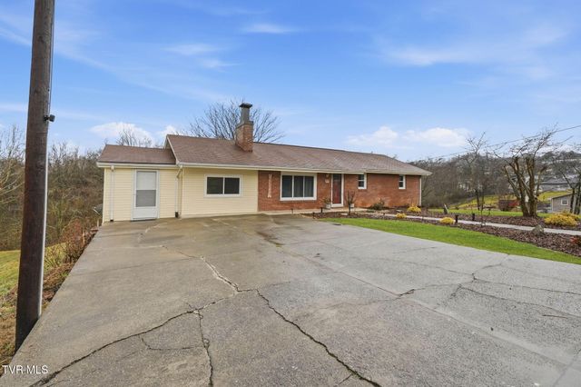 121 Chateaugay Road, Kingsport, TN 37660