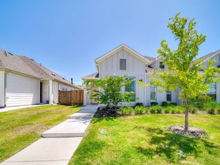 2113 Winding Creek Circle, Fort Worth, TX 76008
