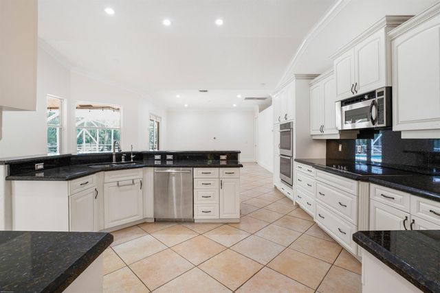 2560 Buck Ridge Trail, Loxahatchee, FL 33470