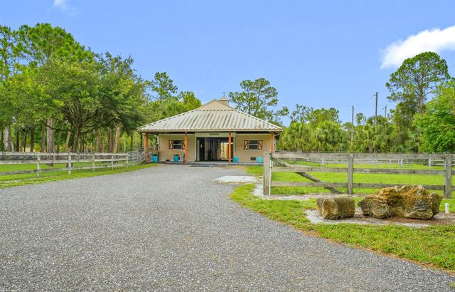 2560 Buck Ridge Trail, Loxahatchee, FL 33470