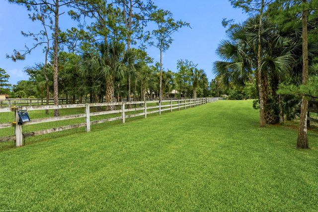 2560 Buck Ridge Trail, Loxahatchee, FL 33470