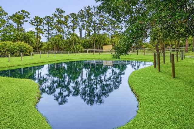 2560 Buck Ridge Trail, Loxahatchee, FL 33470
