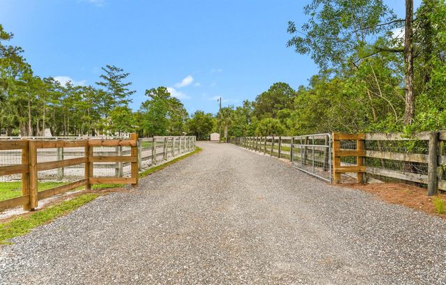 2560 Buck Ridge Trail, Loxahatchee, FL 33470