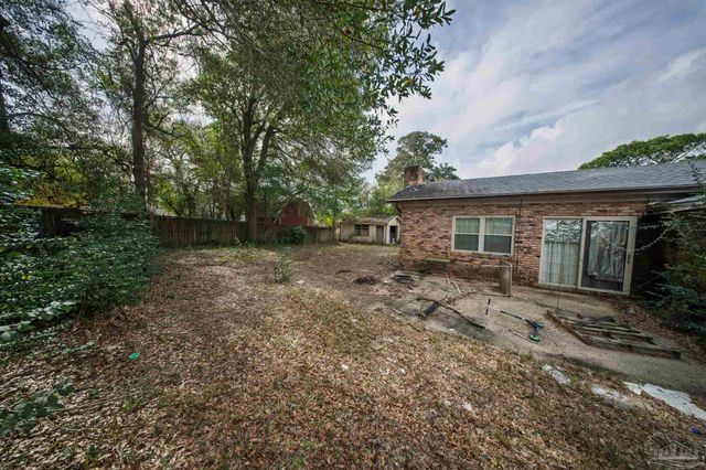 2031 Broyhill Ln, Pensacola, FL 32526