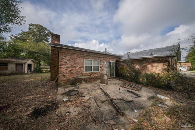 2031 Broyhill Ln, Pensacola, FL 32526