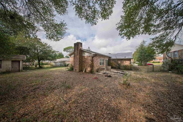 2031 Broyhill Ln, Pensacola, FL 32526