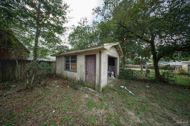 2031 Broyhill Ln, Pensacola, FL 32526