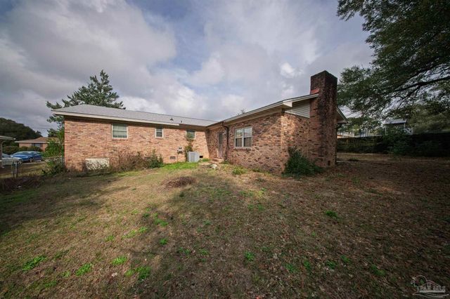 2031 Broyhill Ln, Pensacola, FL 32526