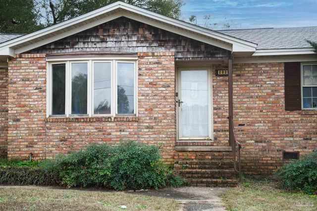 2031 Broyhill Ln, Pensacola, FL 32526