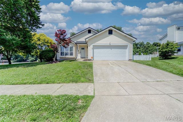 14303 Jamestown Bay Drive, Florissant, MO 63034