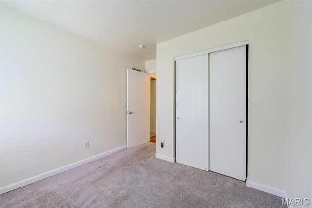 14303 Jamestown Bay Drive, Florissant, MO 63034