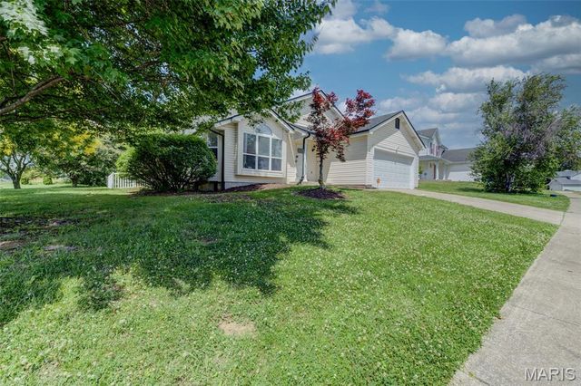 14303 Jamestown Bay Drive, Florissant, MO 63034
