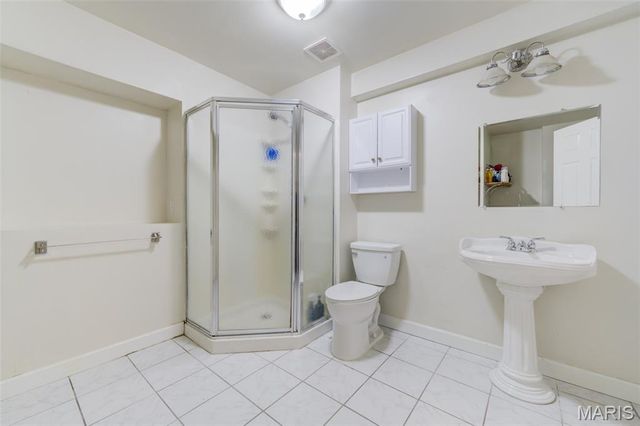 14303 Jamestown Bay Drive, Florissant, MO 63034