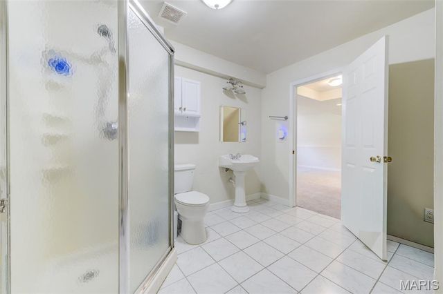14303 Jamestown Bay Drive, Florissant, MO 63034