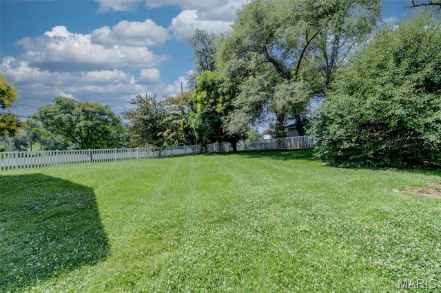 14303 Jamestown Bay Drive, Florissant, MO 63034