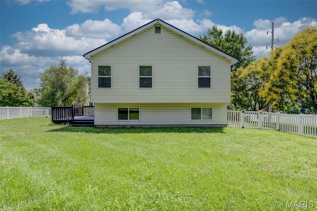 14303 Jamestown Bay Drive, Florissant, MO 63034