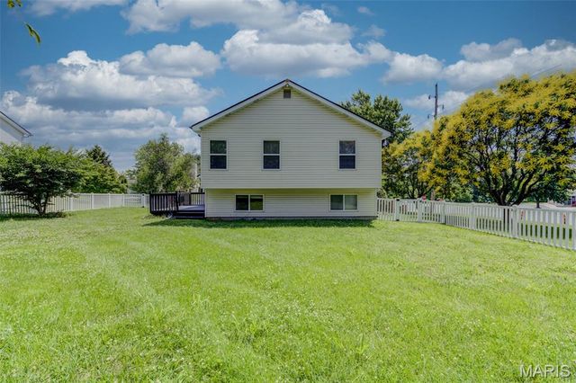 14303 Jamestown Bay Drive, Florissant, MO 63034